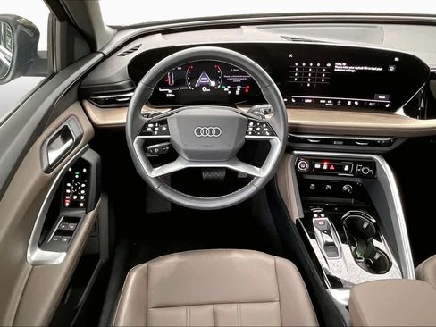 Used 2025 Audi Q5 Premium w/ Convenience Package AWD/4WD image 6