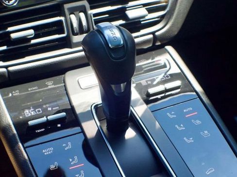 Used 2023 Porsche Macan AWD/4WD image 31