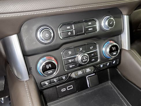 Used 2021 GMC Yukon SLT w/ SLT Luxury Plus Package RWD image 31