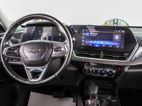 Used 2025 Chevrolet Trax ACTIV w/ Driver Confidence Package image 17