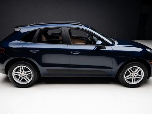 Used 2018 Porsche Macan AWD/4WD image 33