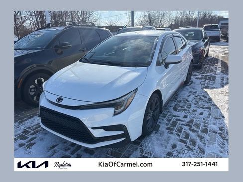 Used 2023 Toyota Corolla SE image 1