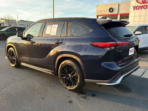 Certified 2023 Toyota Highlander XSE image 3