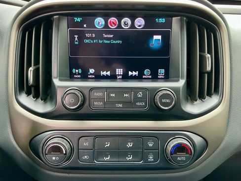 Used 2017 Chevrolet Colorado Z71 image 34