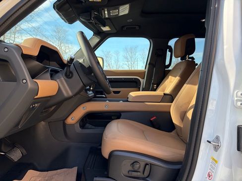 New 2026 Land Rover Defender 110 X-Dynamic SE image 11