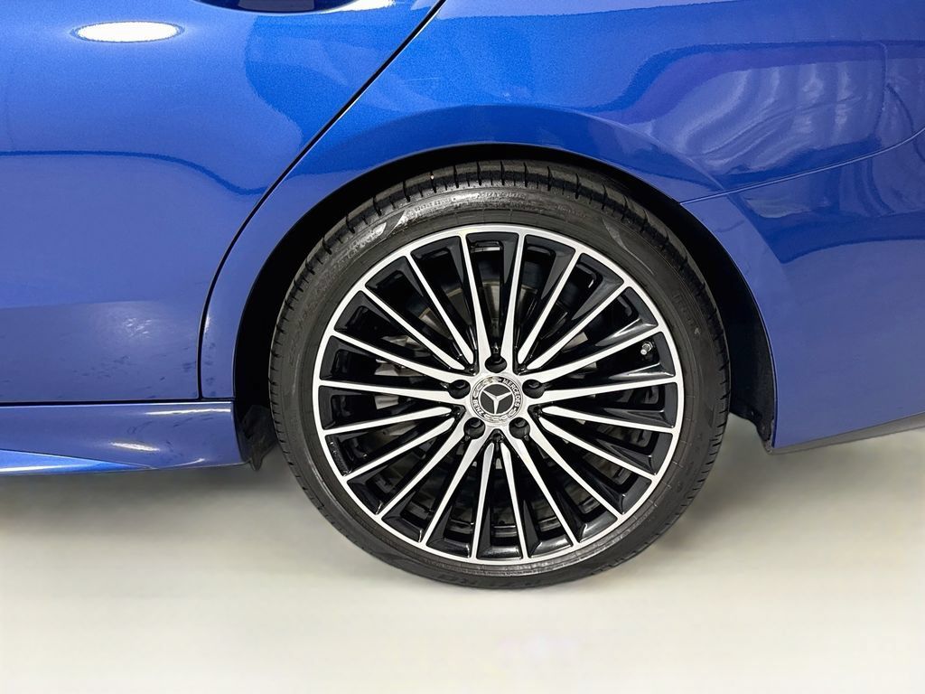 Used 2025 Mercedes-Benz C 300 Sedan image 31
