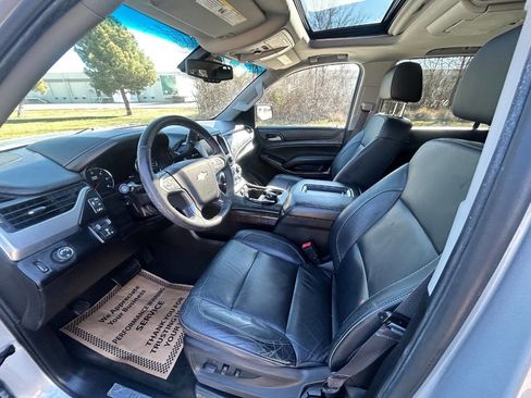 Used 2017 Chevrolet Suburban LT image 12
