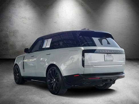 Used 2024 Land Rover Range Rover SV AWD/4WD image 4