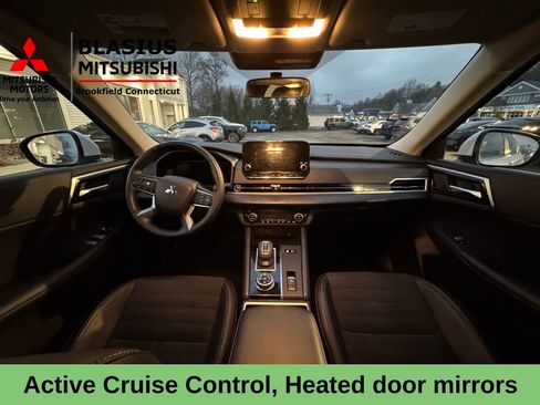 Used 2024 Mitsubishi Outlander 4WD Plug-In Hybrid image 13