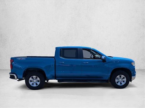 Used 2023 Chevrolet Silverado 1500 LT AWD/4WD image 4