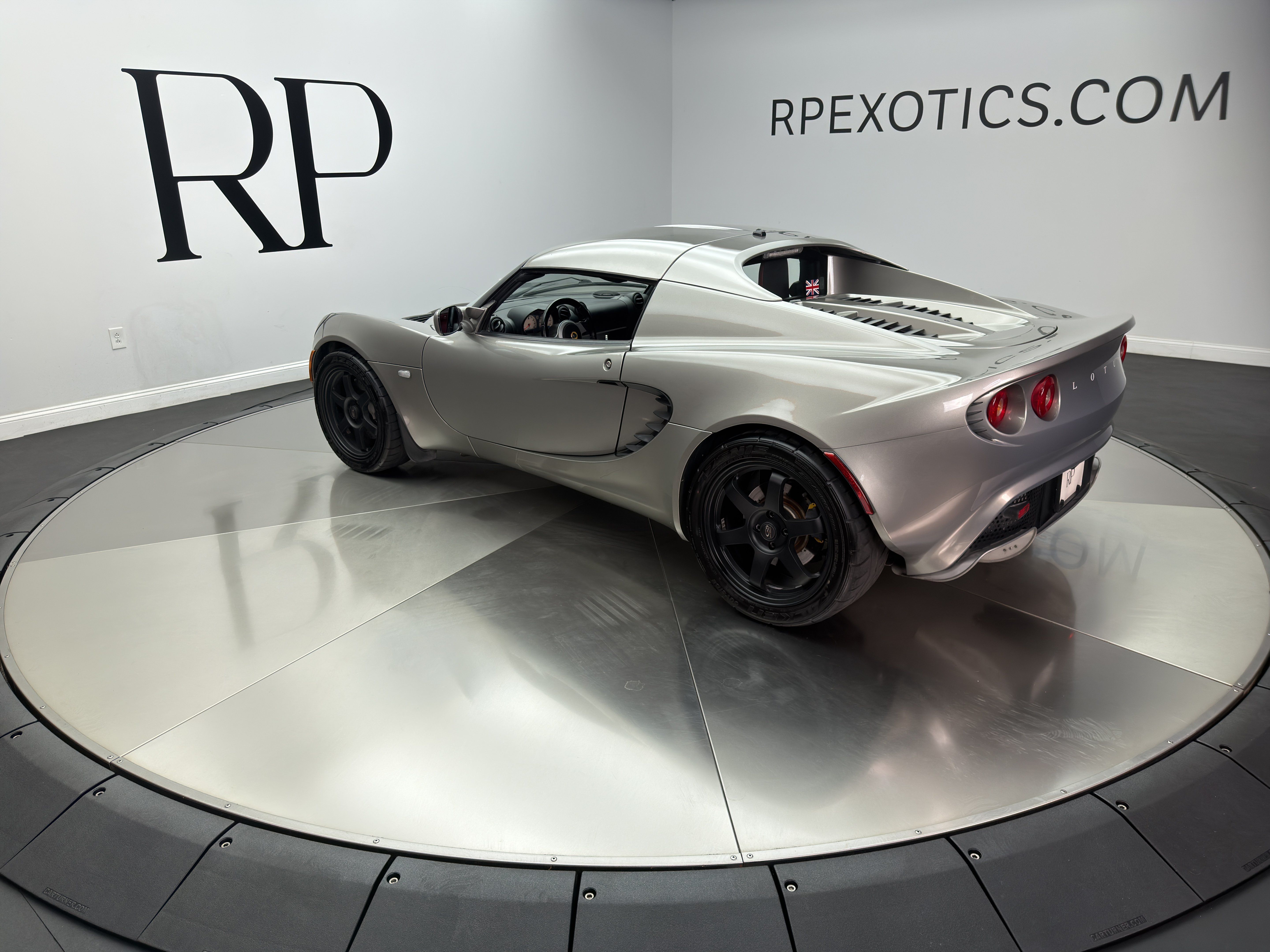 Used 2005 Lotus Elise RWD image 12