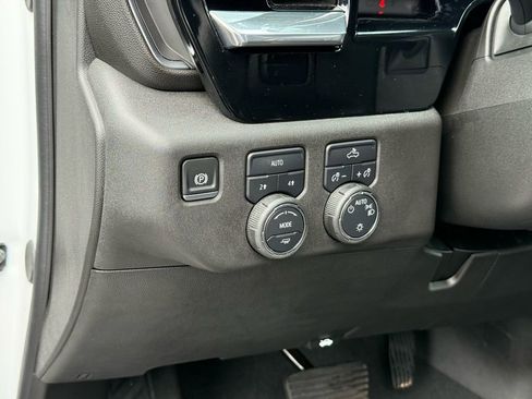 Used 2025 Chevrolet Silverado 1500 LT image 18