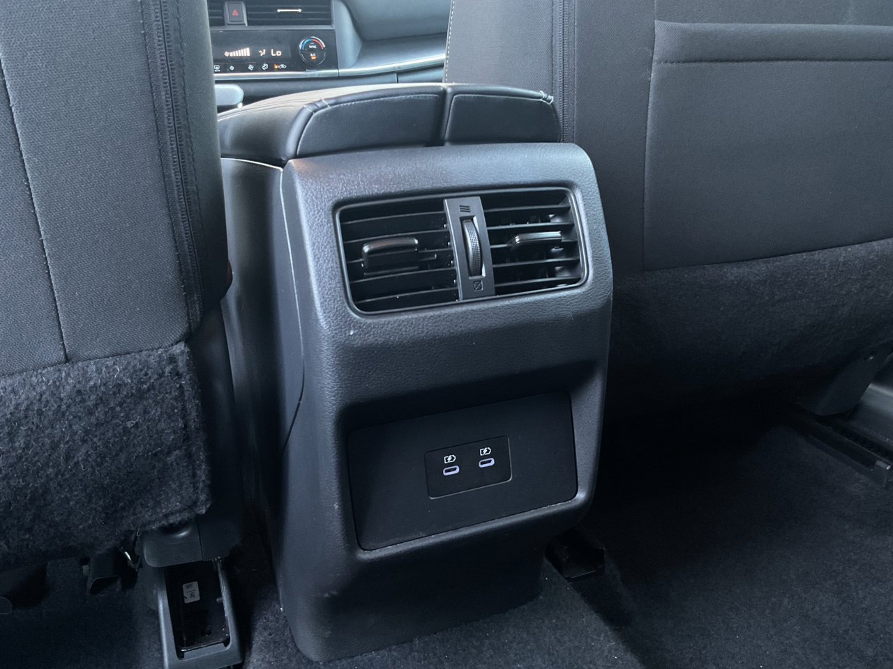 Used 2025 Nissan Rogue SV FWD image 11