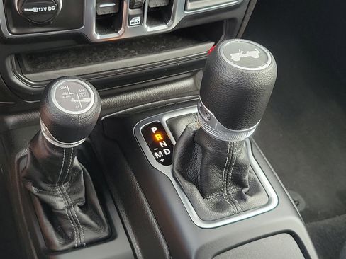 Used 2025 Jeep Wrangler Sahara w/ Safety Group AWD/4WD image 25