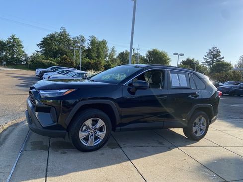 Used 2023 Toyota RAV4 LE AWD/4WD image 6