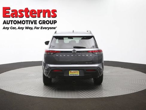 Used 2022 Nissan Pathfinder SV AWD/4WD image 40