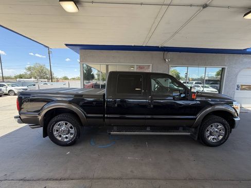 Used 2015 Ford F250 Lariat w/ Lariat Ultimate Package AWD/4WD image 9