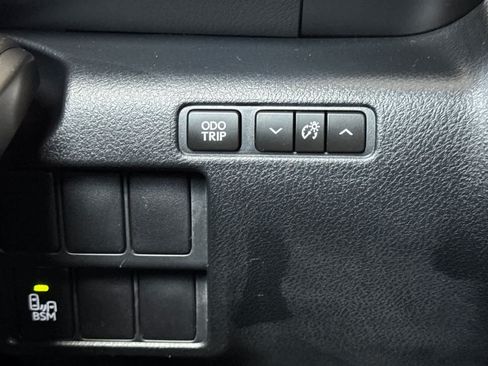 Used 2014 Lexus IS 350 w/ F Sport Package RWD image 29