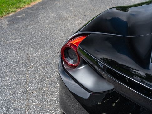 Used 2018 Ferrari 488 GTB RWD image 19