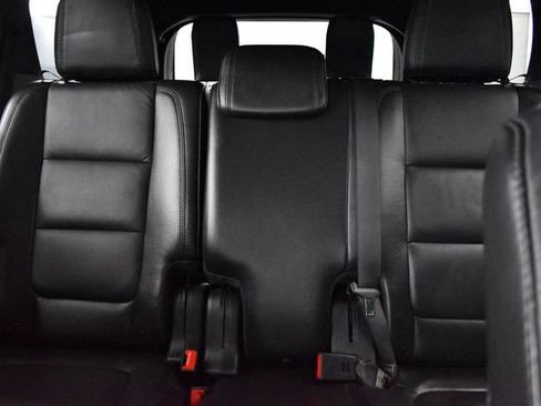 Used 2014 Ford Explorer XLT w/ Equipment Group 202A AWD/4WD image 16