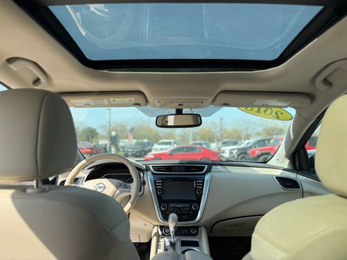 Used 2018 Nissan Murano SL w/ Moonroof Package FWD image 19