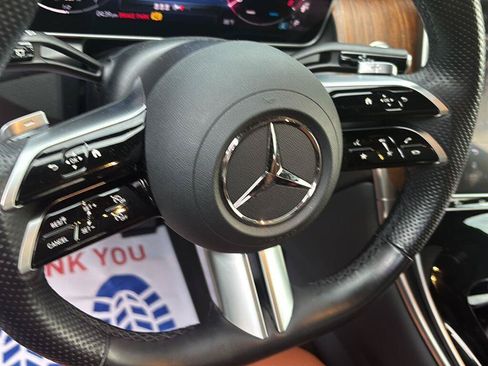 Used 2024 Mercedes-Benz GLC 300 4MATIC image 18