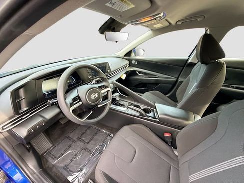 Used 2024 Hyundai Elantra SE FWD image 20