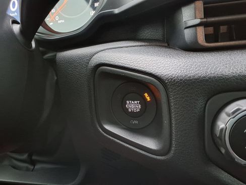 Used 2025 Jeep Gladiator Sport AWD/4WD image 28