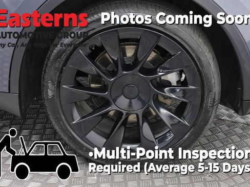 Used 2022 Tesla Model Y Long Range AWD/4WD image 27