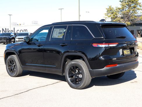 New 2026 Jeep Grand Cherokee Altitude AWD/4WD image 7