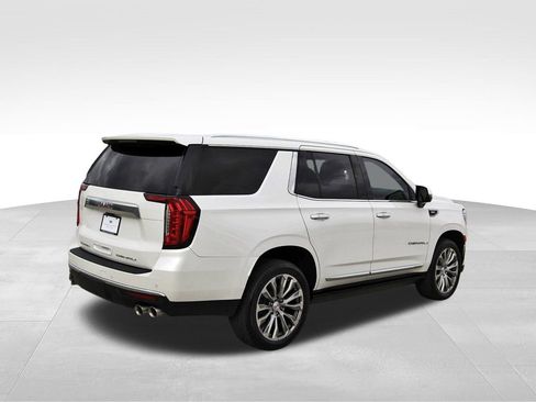 Used 2021 GMC Yukon Denali w/ Denali Premium Package image 4