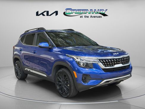Used 2022 Kia Seltos Nightfall Edition AWD/4WD image 2