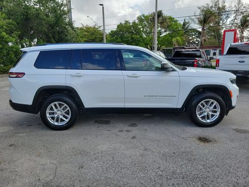 Used 2023 Jeep Grand Cherokee L Laredo AWD/4WD image 9