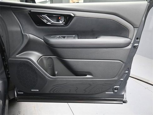 Certified 2025 Subaru Forester Touring w/ Popular Package - Touring image 31