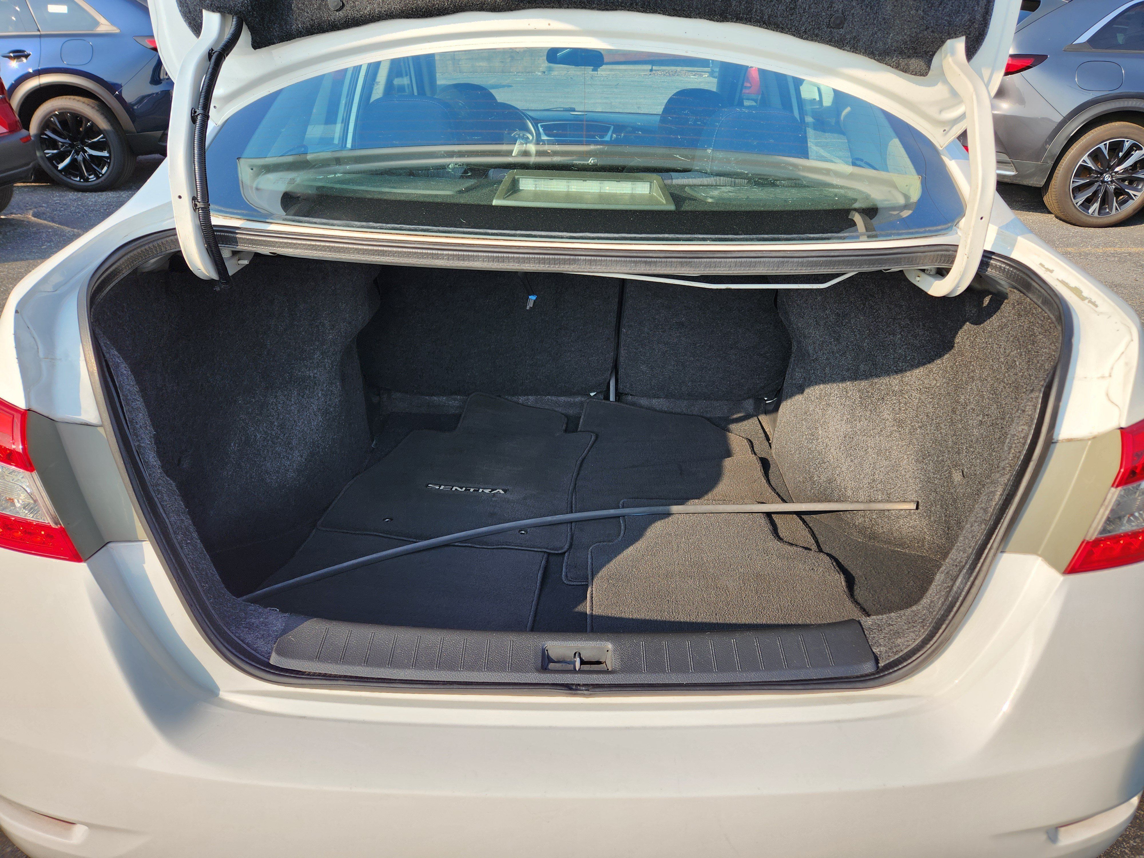 Used 2015 Nissan Sentra SV FWD image 8