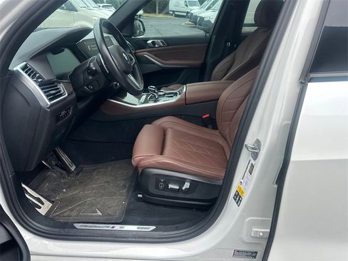 Used 2023 BMW X5 xDrive40i w/ Executive Package image 3