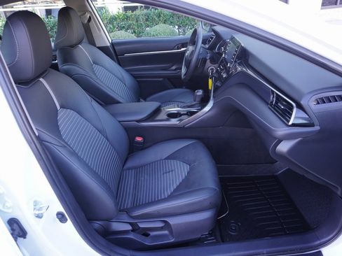 Used 2024 Toyota Camry SE image 23