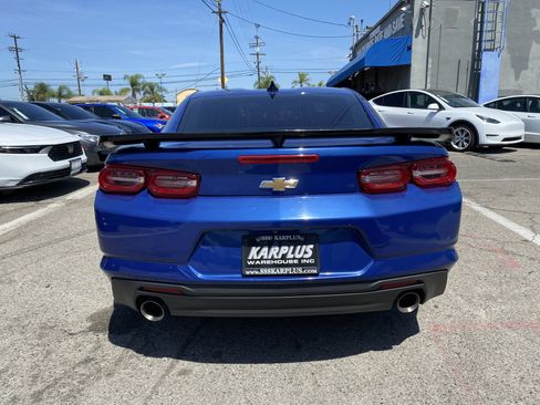 Used 2021 Chevrolet Camaro LT w/ Technology Package RWD image 9