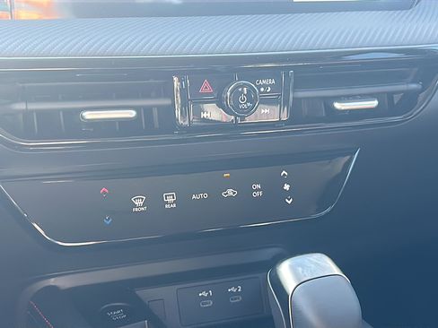 New 2026 Nissan Kicks SR image 23