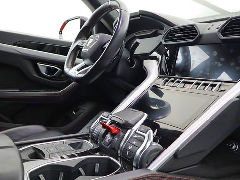 Used 2020 Lamborghini Urus AWD/4WD image 33