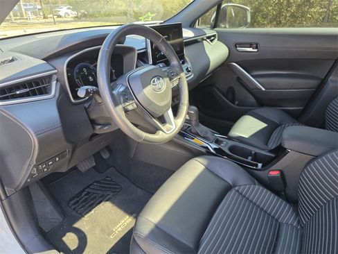 Used 2023 Toyota Corolla Cross SE w/ Convenience Package image 26