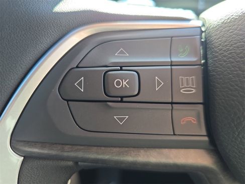 New 2025 Jeep Grand Cherokee Limited image 18