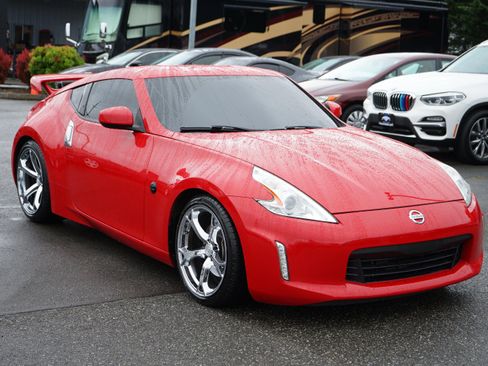 Used 2016 Nissan 370Z Coupe RWD image 7