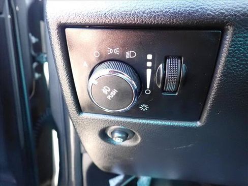 Used 2012 Jeep Grand Cherokee Laredo AWD/4WD image 15