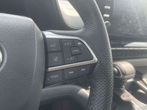 Used 2023 Toyota Sienna Limited AWD/4WD image 27