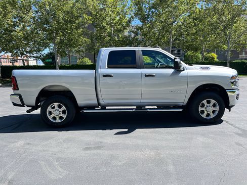 Used 2026 RAM 2500 Big Horn AWD/4WD image 5