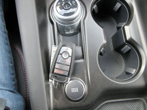 Used 2025 Ford Explorer ST-Line w/ ST-Line Street Pack image 18