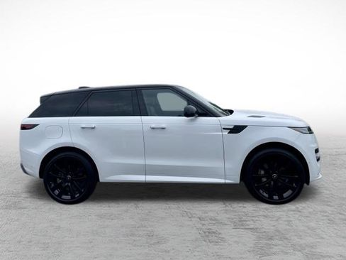 Used 2025 Land Rover Range Rover Sport Dynamic SE AWD/4WD image 4