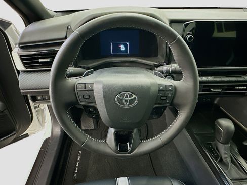 Used 2025 Toyota Camry SE w/ Multimedia Upgrade Package image 18