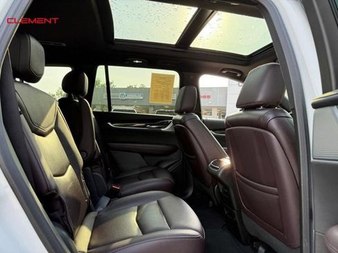 Used 2023 Cadillac XT6 Premium Luxury w/ Technology Package AWD/4WD image 13